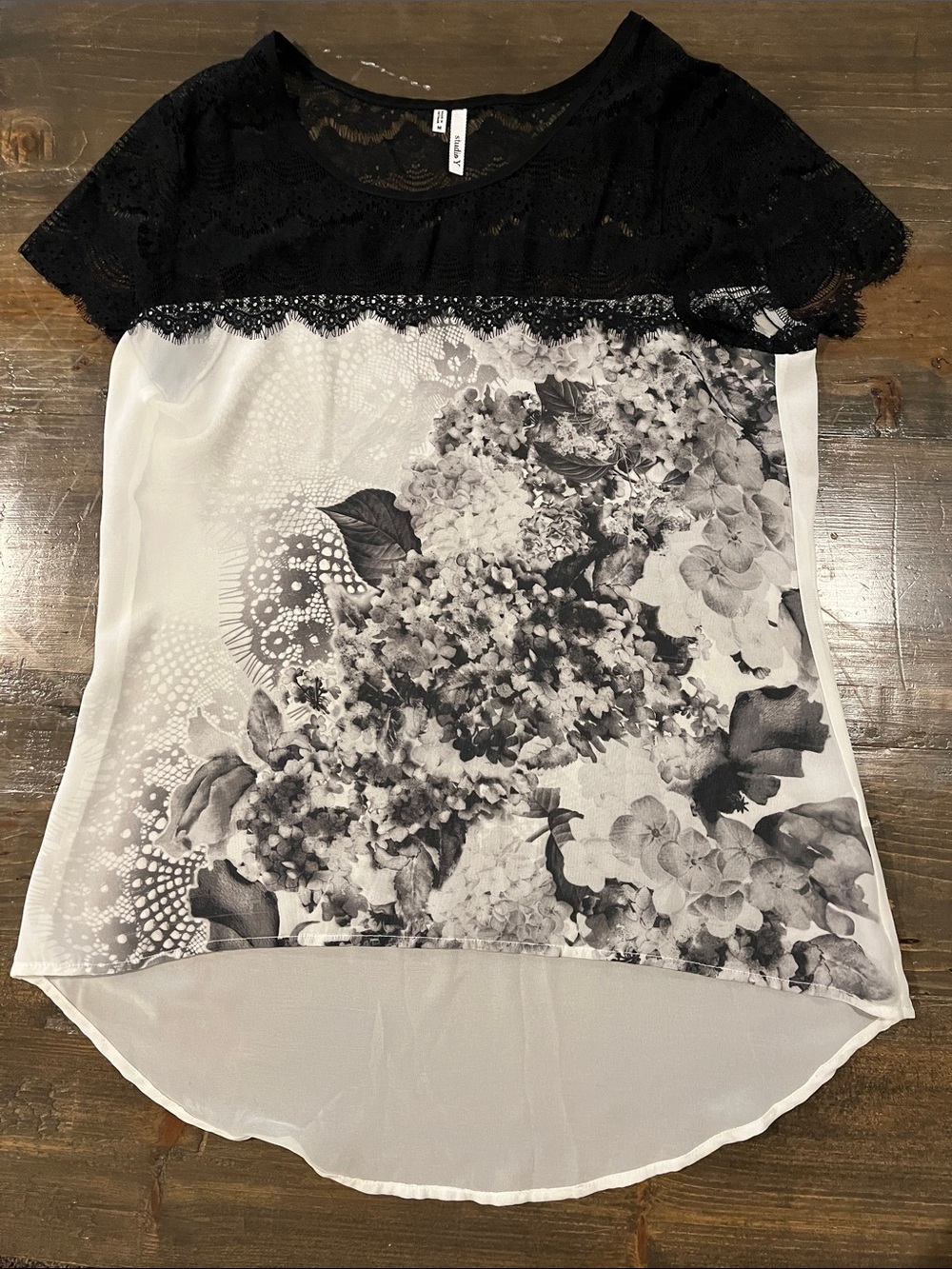 Studio Y Black & White Lace Yoke Floral Print Blouse